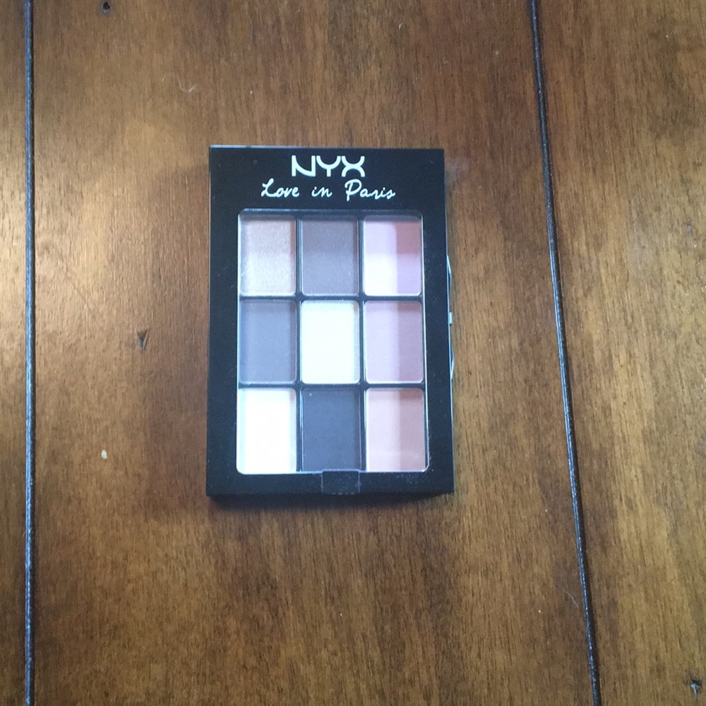 NYX Love in Paris Eyeshadow Palette